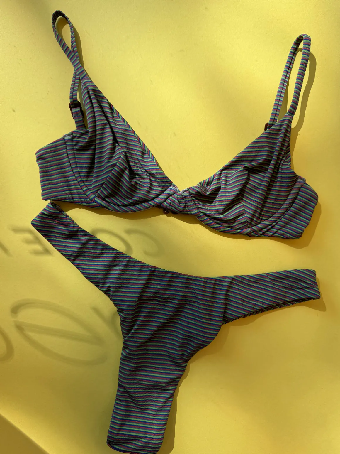 Acacia: Manhattan Underwire Bikini Top - S, Last One!
