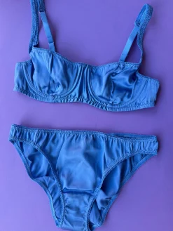 Araks: Gita Silk Underwire Bra - Bluet