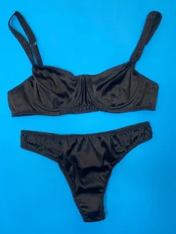 Araks: Gita Silk Underwire Bra - Black