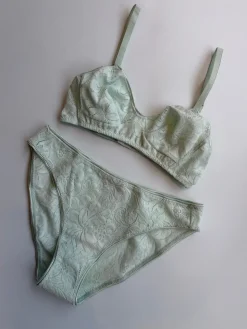 Araks: Tris Lace Panty - Caledonia