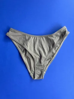 Calomel: Saya Brief - Taupe
