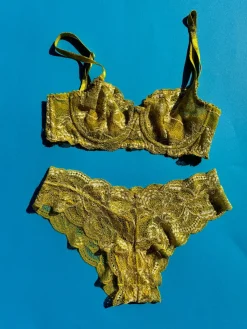 Clo: Fortuna Lace Demi Underwire Bra - 32D, 34D