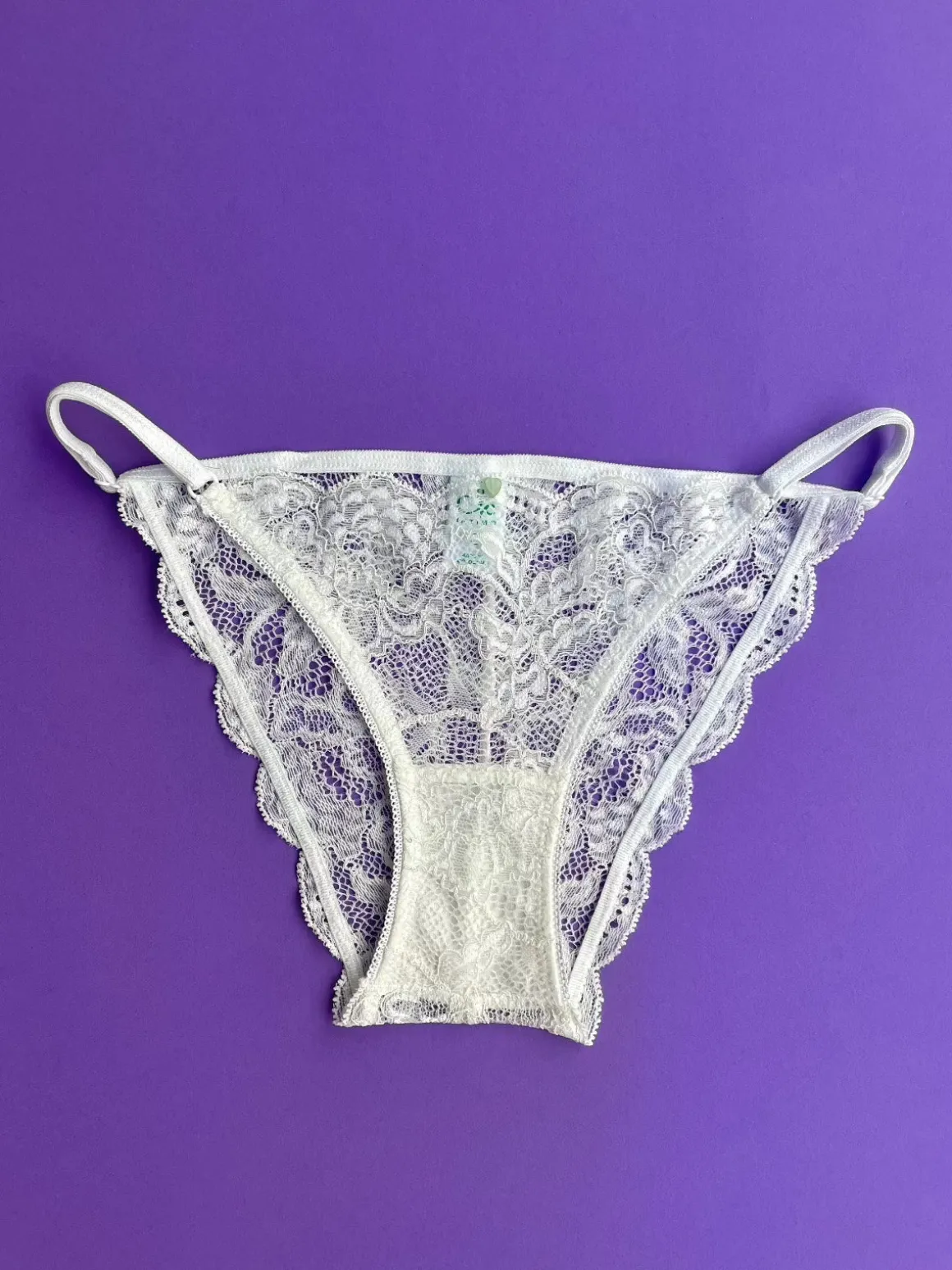 Clo: Fortuna Lace String Bikini - White