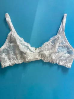 Clo: Fortuna Lace Wireless Soft Bra - White