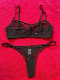 Clo: Malla Adjustable Thong - Black