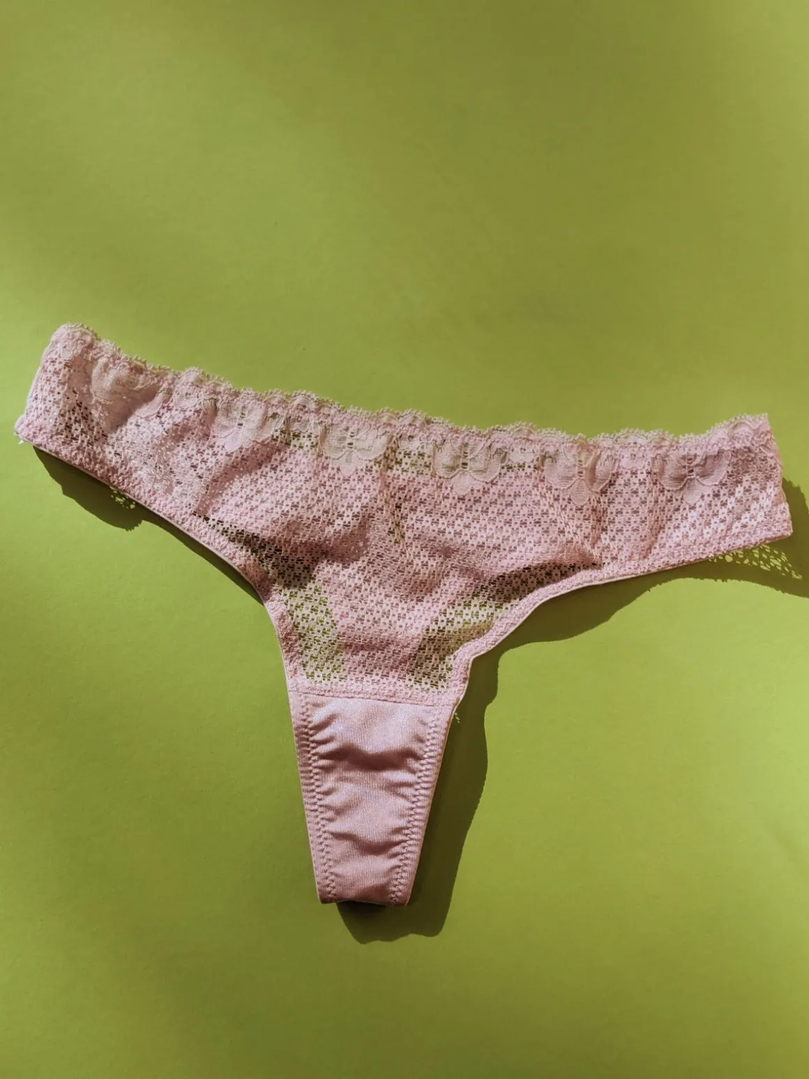 Duet by Timpa: Lace Thong with Keyhole Back - Pink