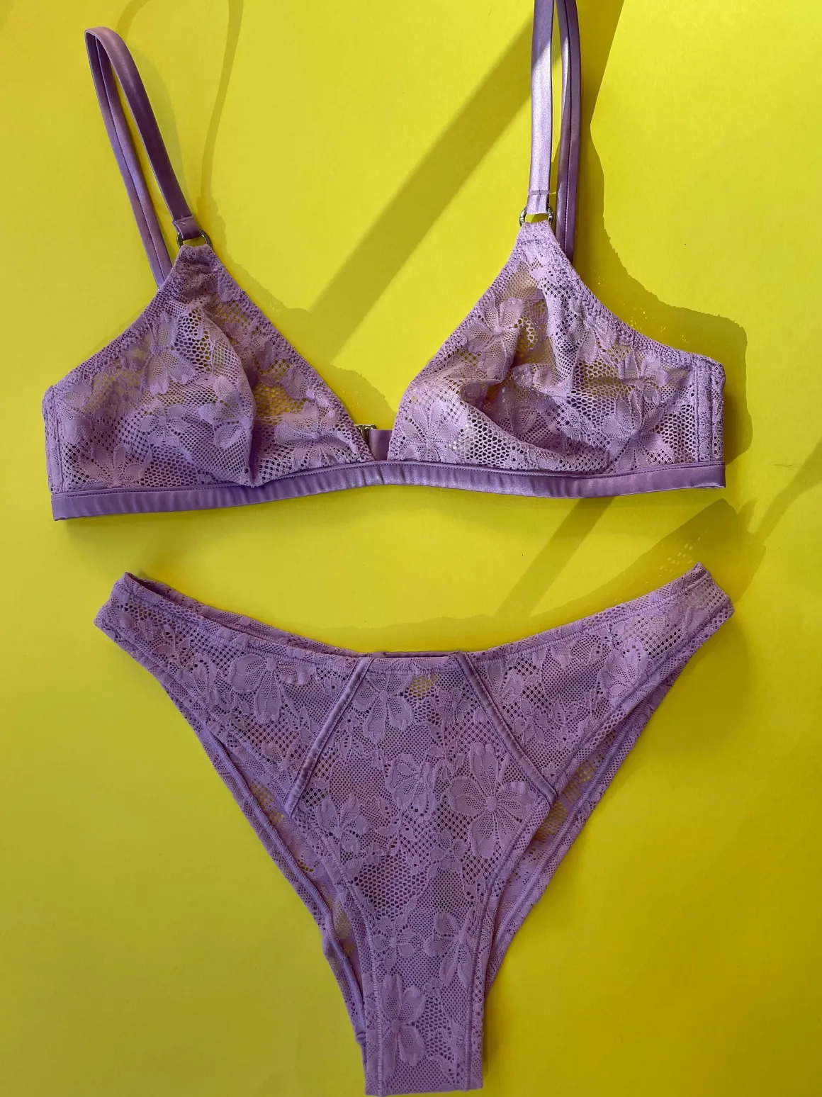 Fleur du Mal: Le Stretch Lace Cheeky - Light Lilac