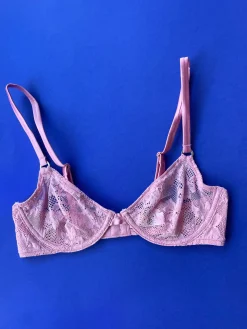 Fleur du Mal: Le Stretch Lace Demi Bra - Bisou