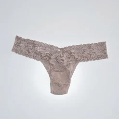 Hanky Panky: Lace Low Rise Thong - Basics