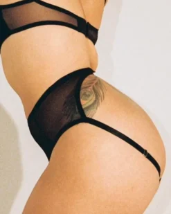 Kayleigh Peddie: Azalea Ouvert Brief - Black