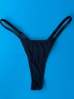 Kayleigh Peddie: Vanna Thong - Black