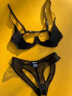 KissKill: Kayla Quarter Cup Bra - Black