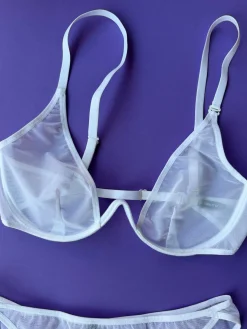 La Fille d'O: Fast Girls Monowire V Bra - White