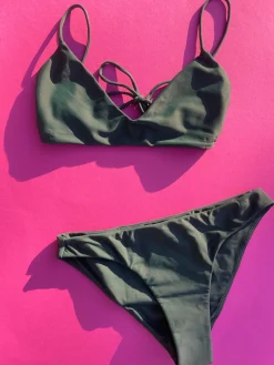 Mikoh: Leia Plunge Sporty Bikini Top - XL, Last One!