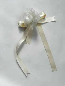 Room Shop: Simone Rose Pin - Ivory