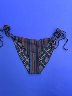 Siyu: Sound Reversible Tie Side Bikini Bottom - XXL, Last One!