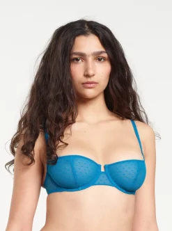 Yasmine Eslami: Joanne Demi Bra - 36A
