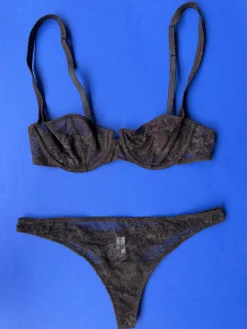 Yasmine Eslami: Louise Flower Lace Thong - Ristretto