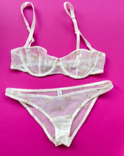 Yasmine Eslami: Rebecca Demi Bra - Muguet