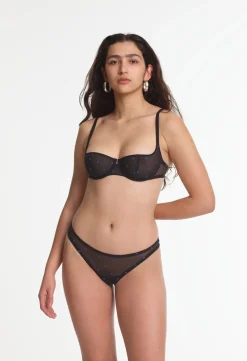 Yasmine Eslami: Rebecca Thong - Starry Night